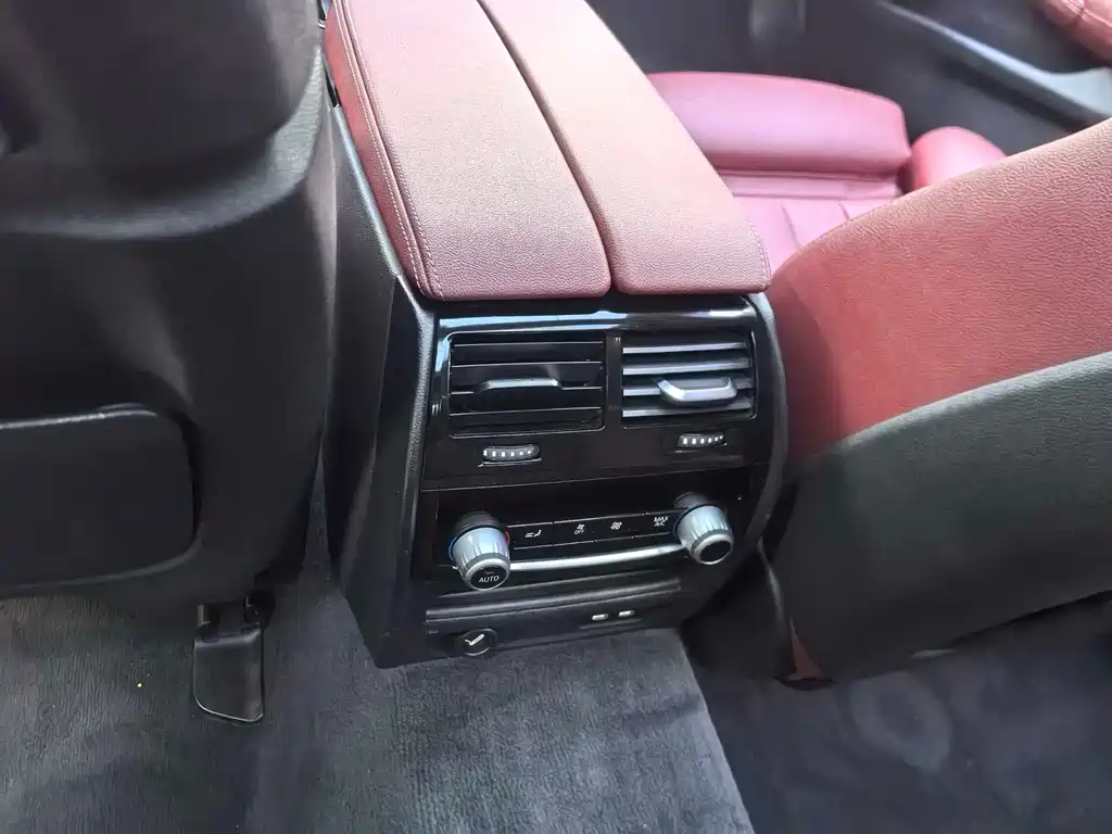 BMW 5 Series 2022 — фото 10