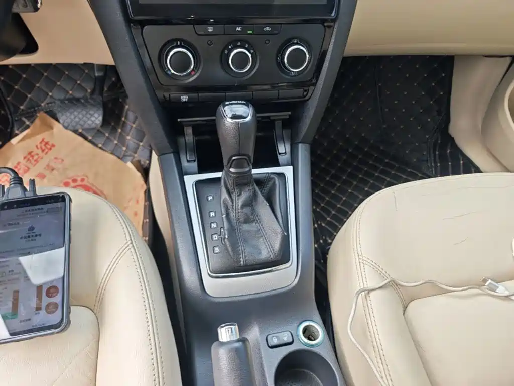 Skoda Octavia 2016 — фото 14