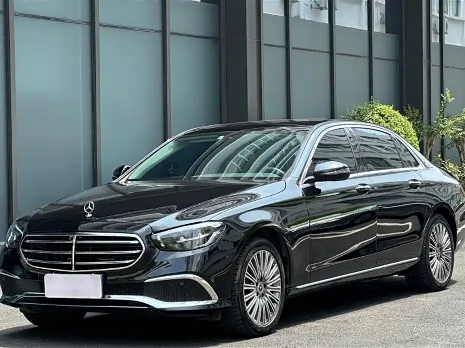 Mercedes-Benz E-Class 2022 — фото 1