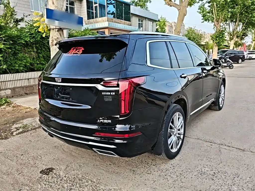 Cadillac XT6 2022 — фото 7