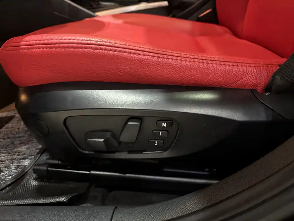 BMW X1 2012 — фото 15