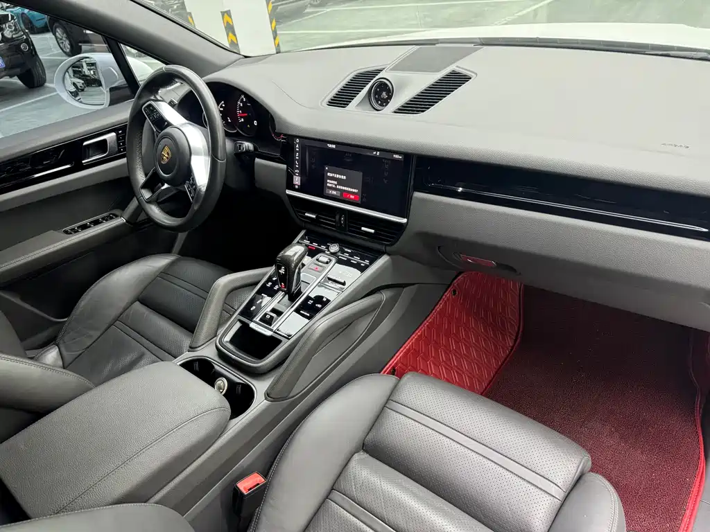 Porsche Cayenne 2018 — фото 13