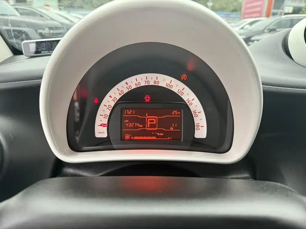 smart Fortwo 2018 — фото 8