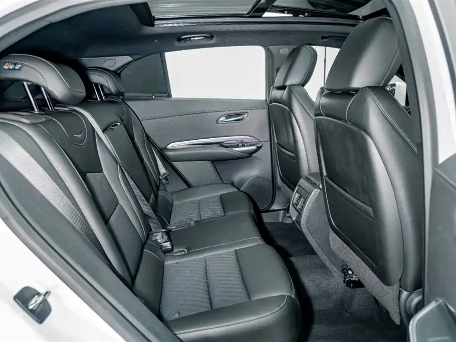 Cadillac XT4 2020 — фото 20