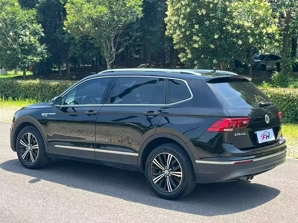 Volkswagen Tiguan L 2020 — фото 7