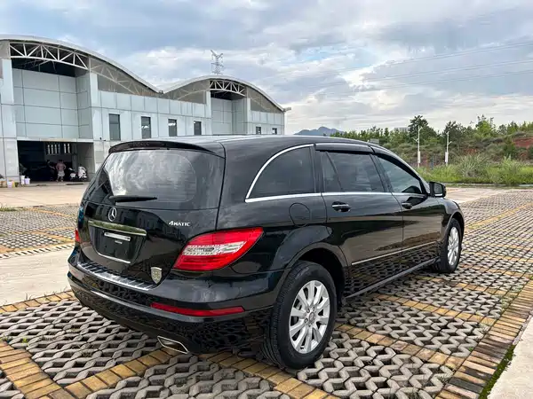 Mercedes-Benz R-Class 2011