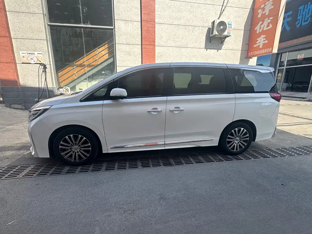GAC Motor Trumpchi M8 2022 — фото 3