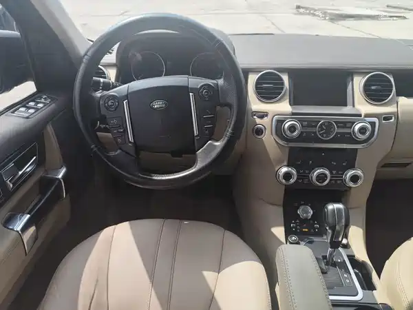 Land Rover Discovery 2012