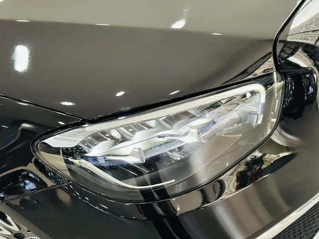 Mercedes-Benz E-Class 2022 — фото 11