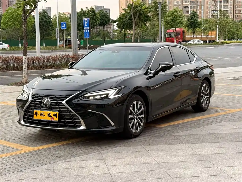 Lexus ES 2025 — фото 1