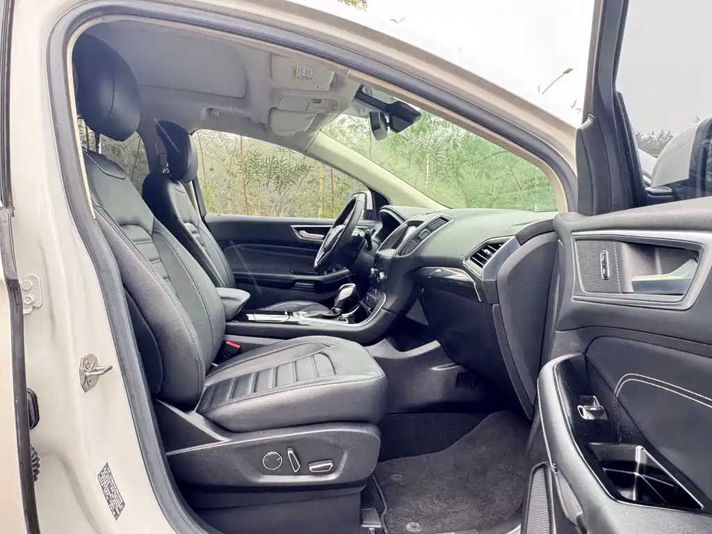 Ford Edge 2018 — фото 15