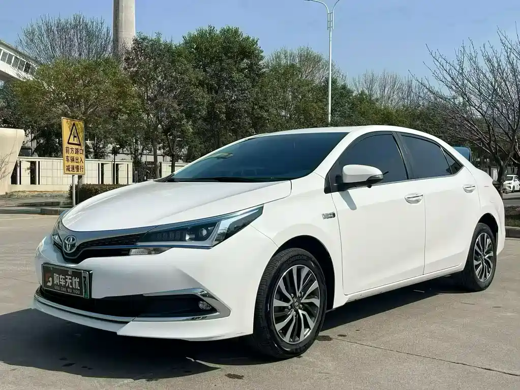 Toyota Corolla 2022 — фото 1