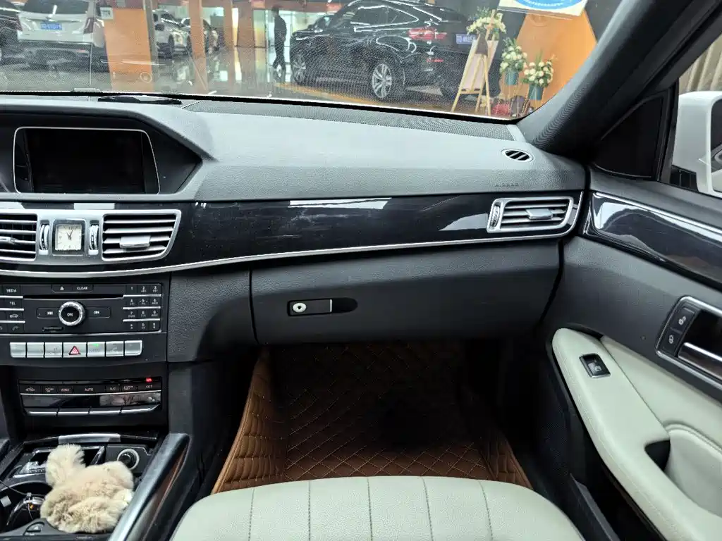Mercedes-Benz E-Class 2015 — фото 12