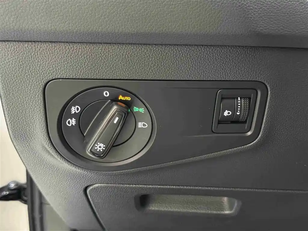 Volkswagen Tiguan L 2020 — фото 14