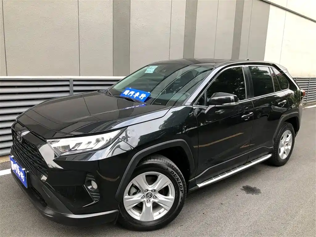 Toyota RAV4 2020 — фото 1