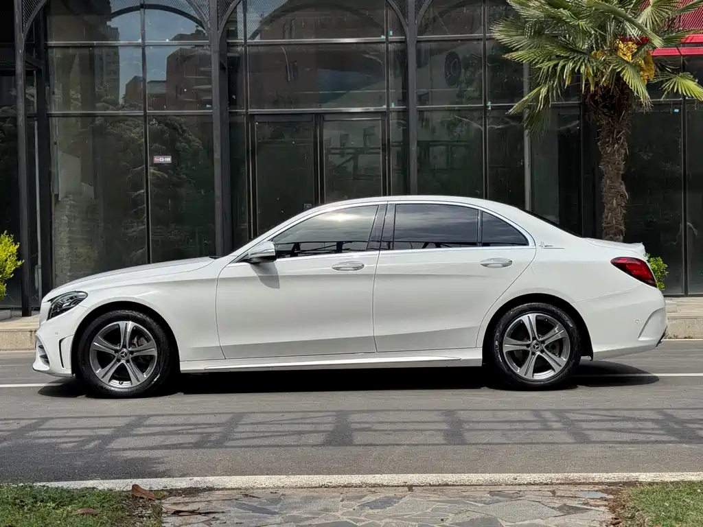Mercedes-Benz C-Class 2019 — фото 27
