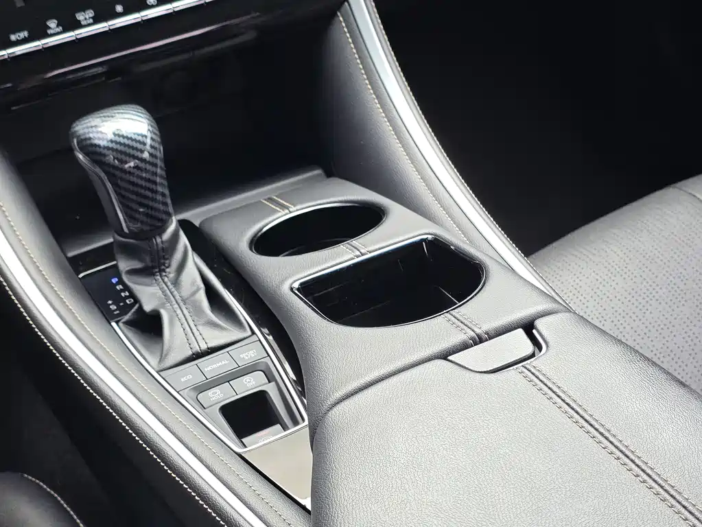 Toyota Avalon 2022 — фото 17