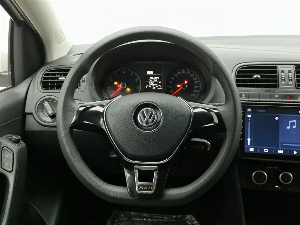 Volkswagen Polo 2018 — фото 11