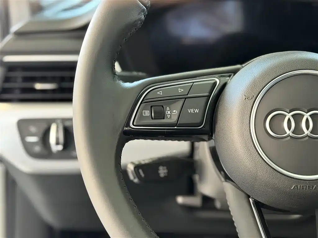 Audi A4L 2021 — фото 17