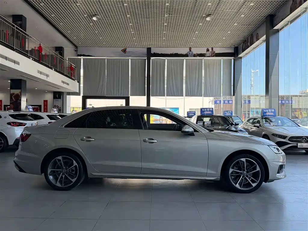 Audi A4L 2021