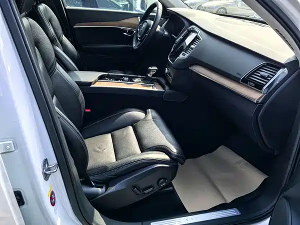 Volvo XC90 2017
