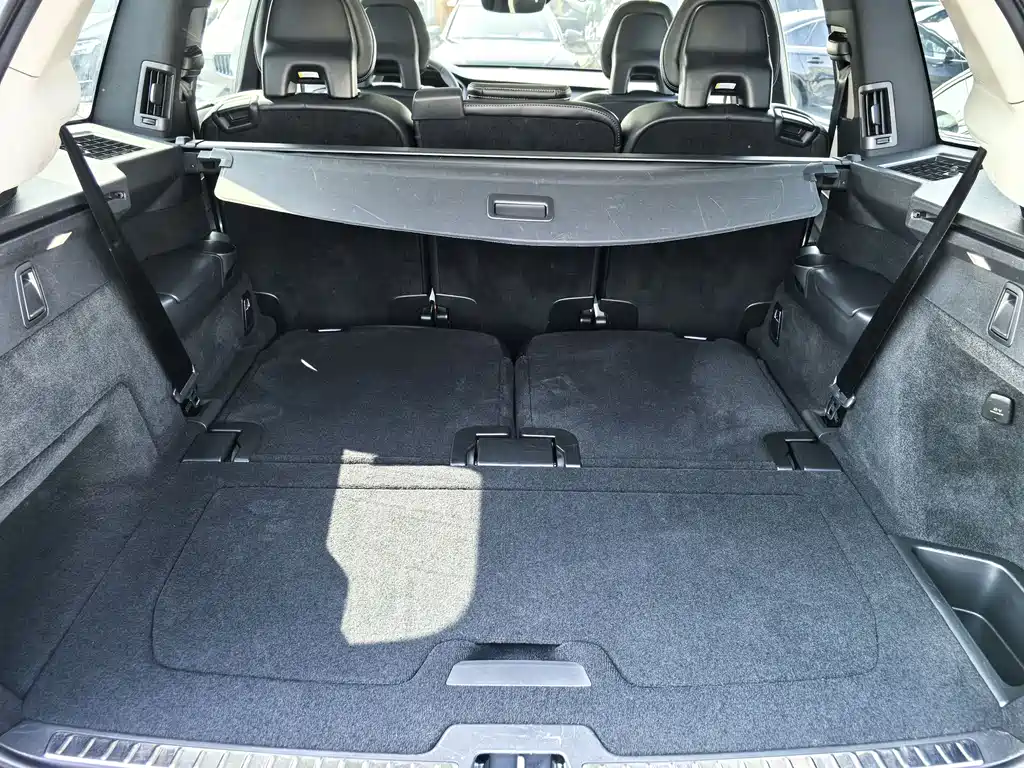 Volvo XC90 2017 — фото 12