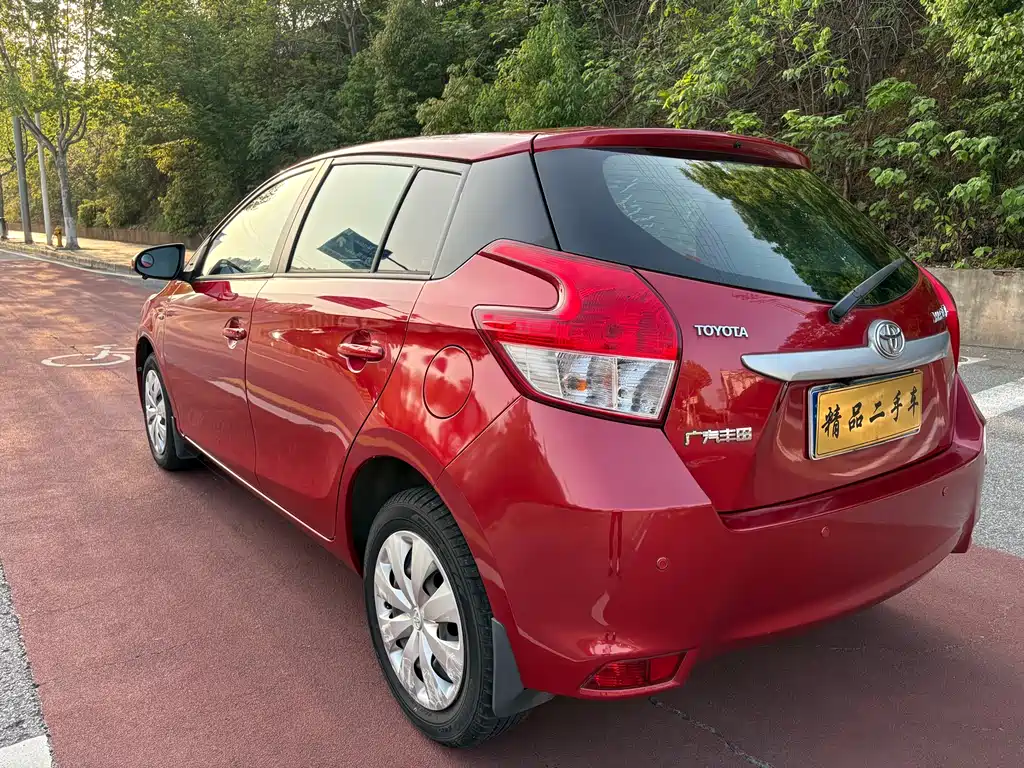 Toyota Yaris L 2015 — фото 5