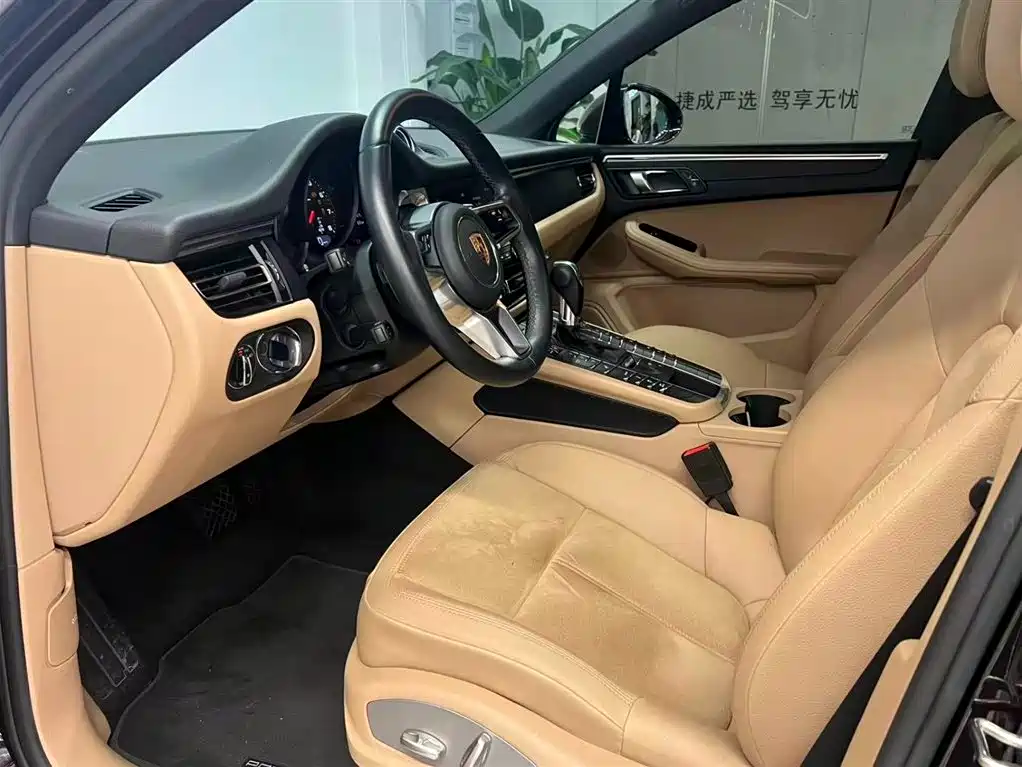 Porsche Macan 2020 — фото 11