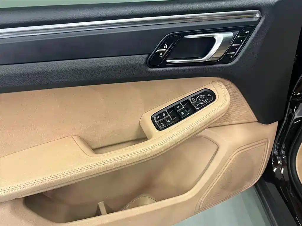 Porsche Macan 2020 — фото 12