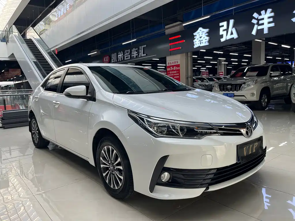 Toyota Corolla 2018 — фото 3