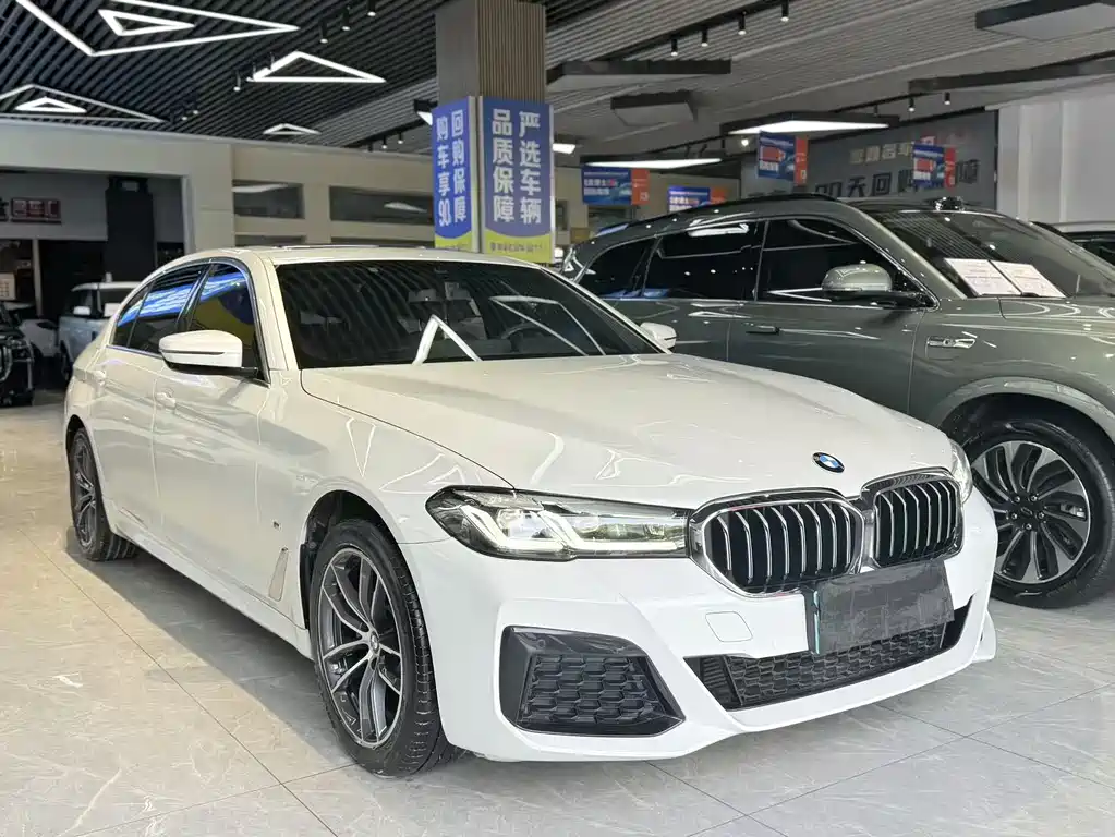 BMW 5 Series 2021 — фото 1
