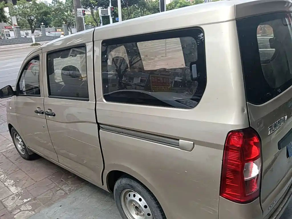 Wuling Rongguang V 2018 — фото 5