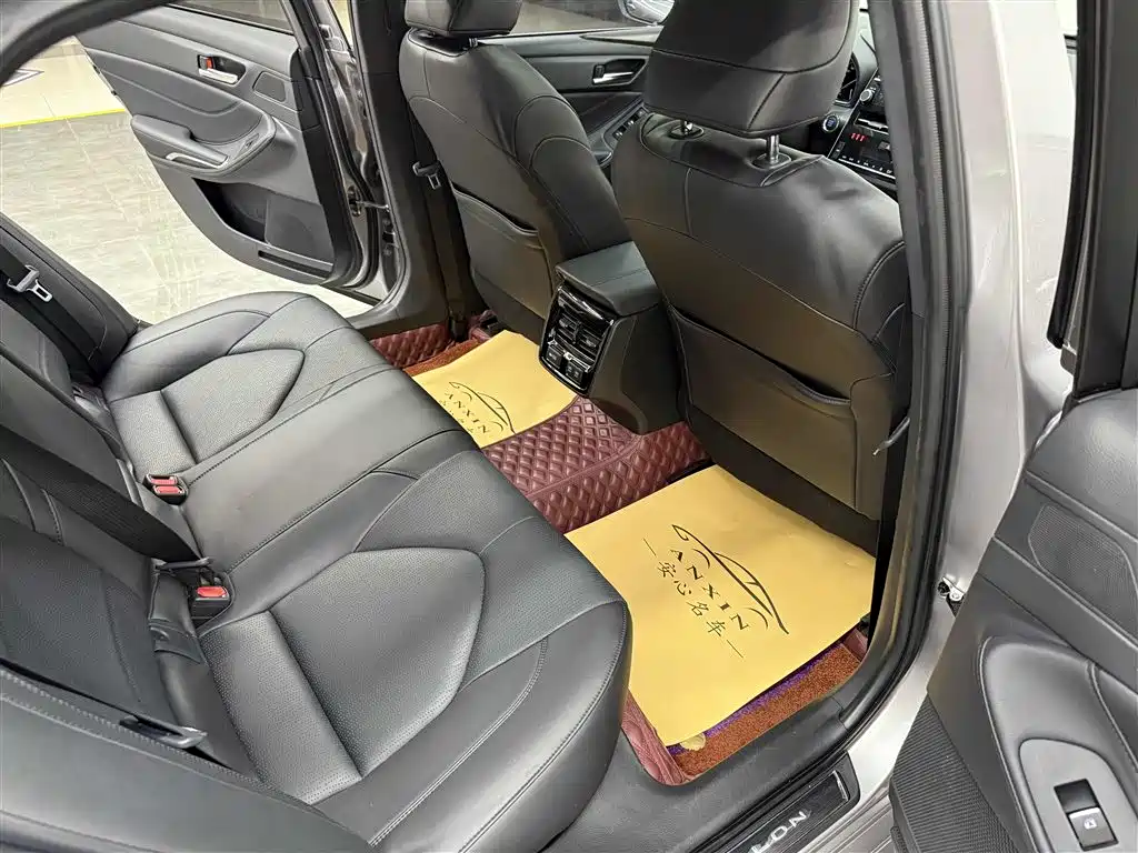Toyota Avalon 2020 — фото 13