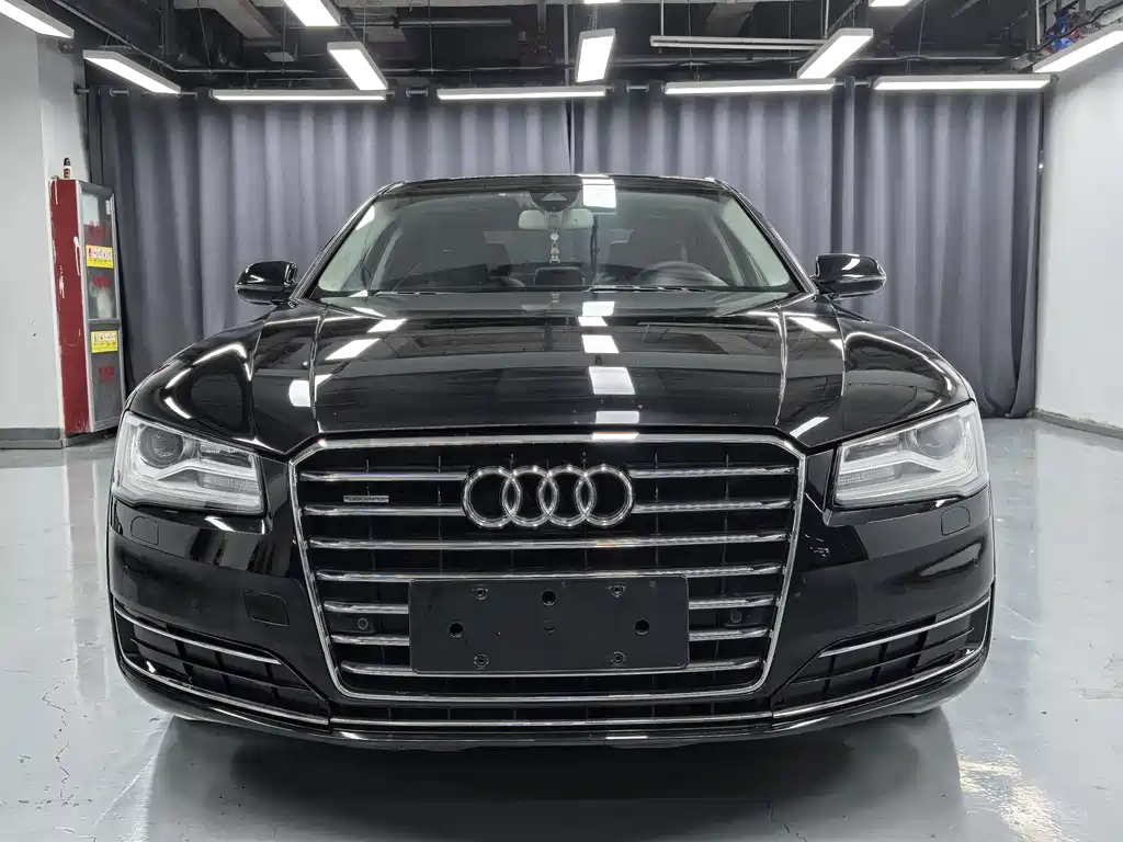 Audi A8 2015 — фото 2
