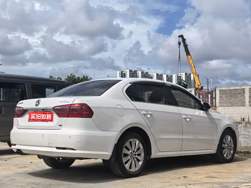 Volkswagen Lavida 2013