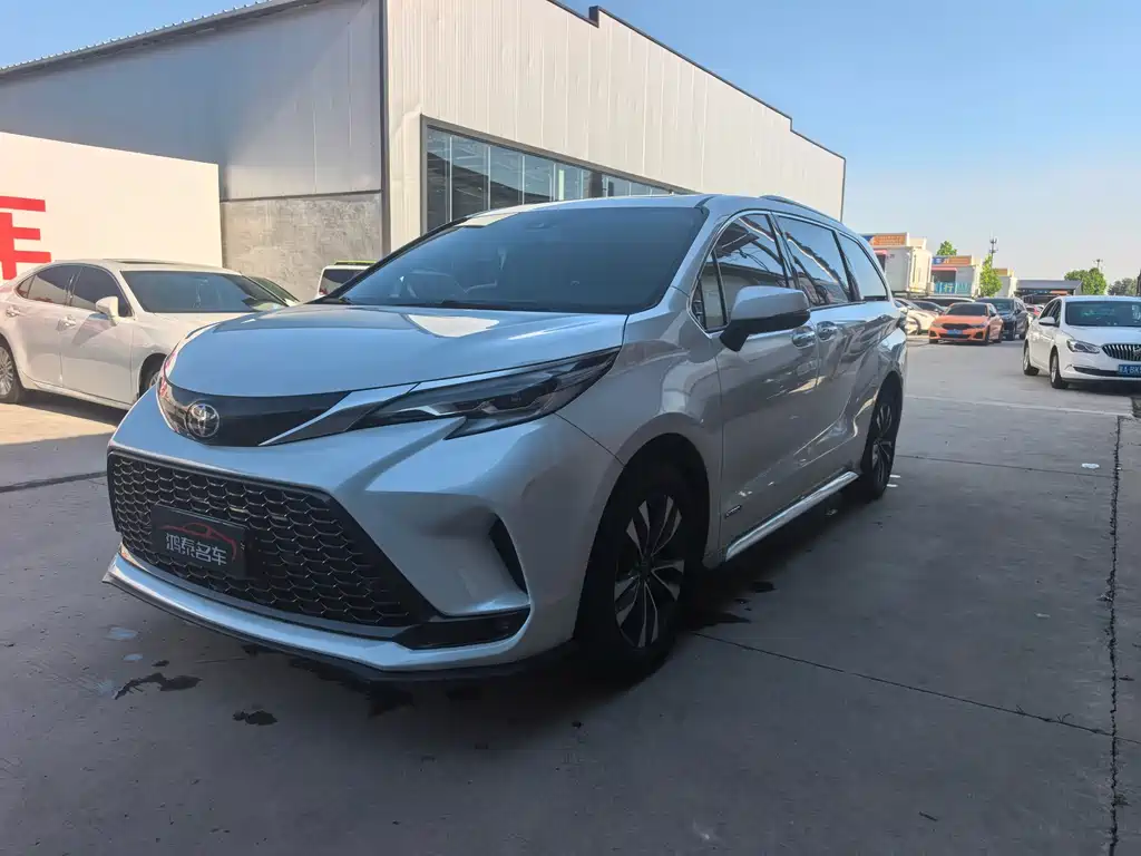 Toyota Granvia 2024