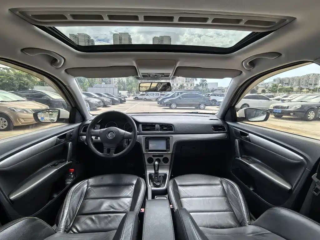 Volkswagen Lavida 2013