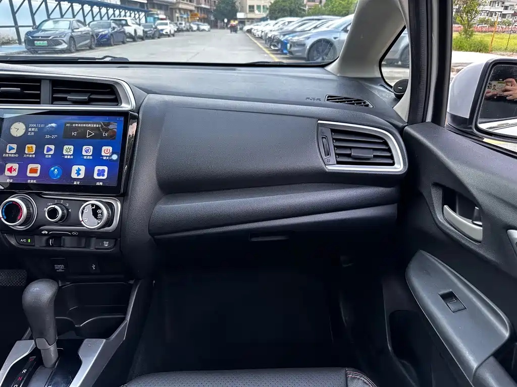Honda Fit 2015 — фото 18