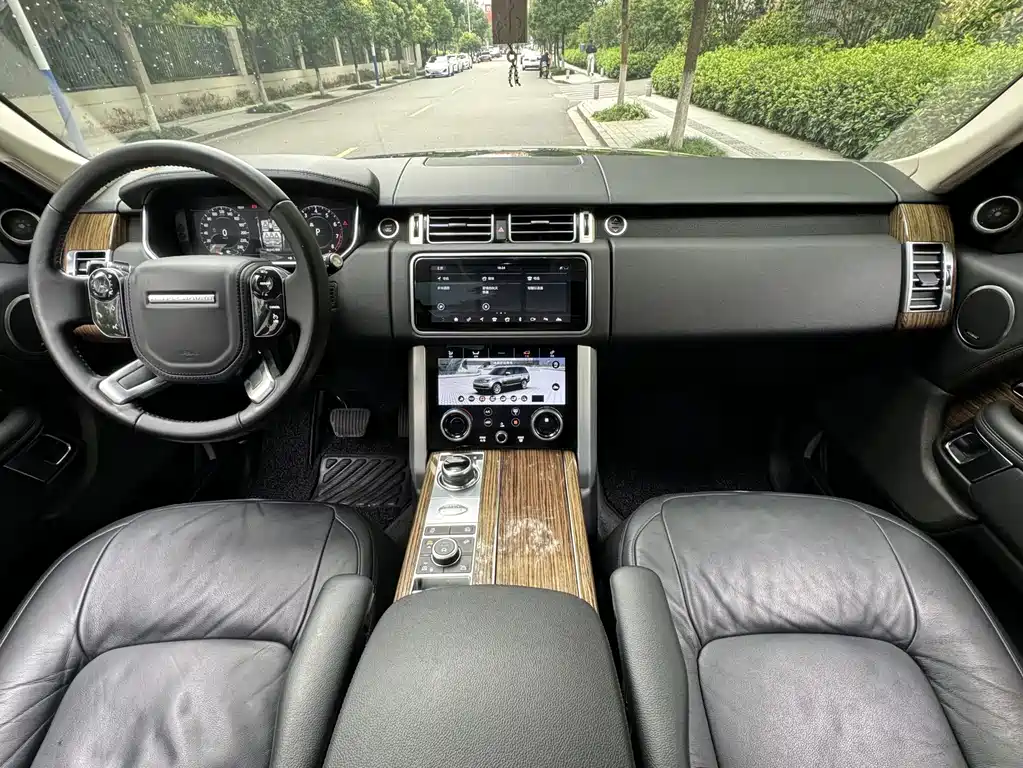 Land Rover Range Rover 2018 — фото 10