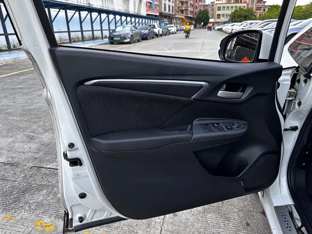 Honda Fit 2015 — фото 13