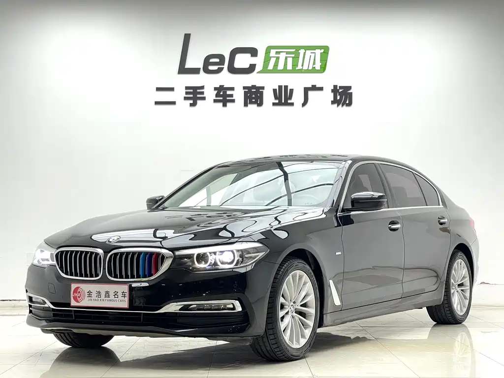 BMW 5 Series 2018 — фото 1