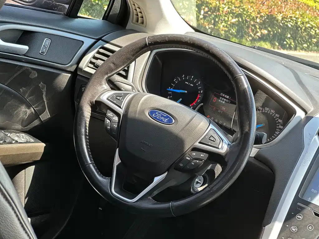 Ford Mondeo 2016 — фото 14