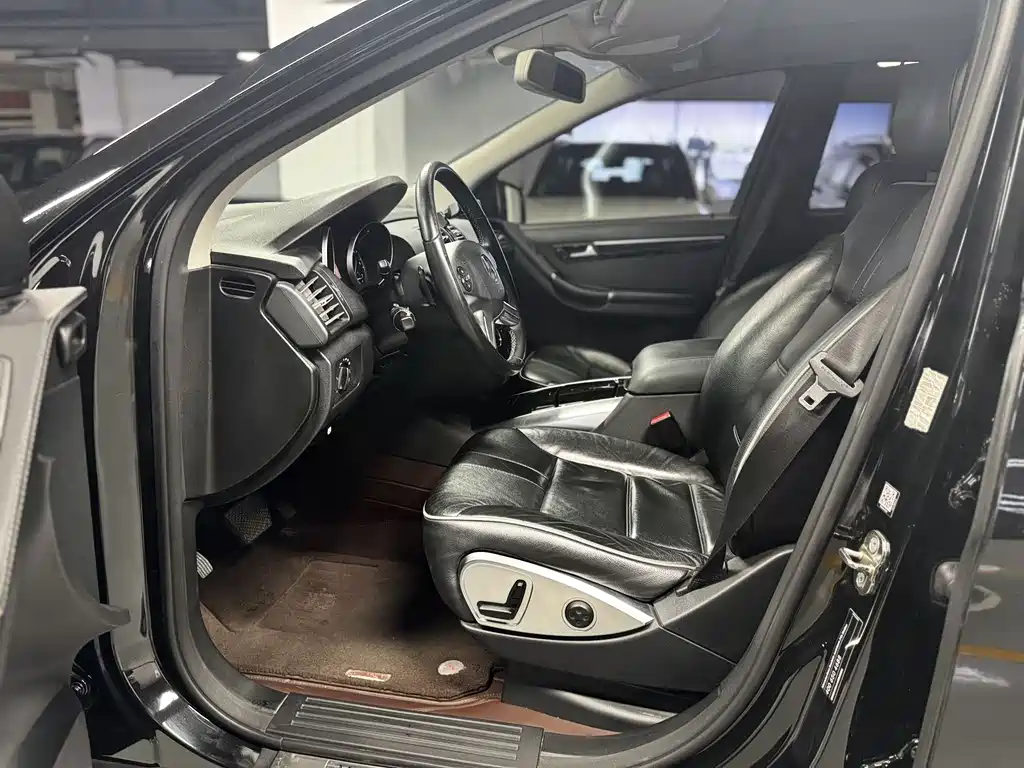 Mercedes-Benz R-Class 2017 — фото 11