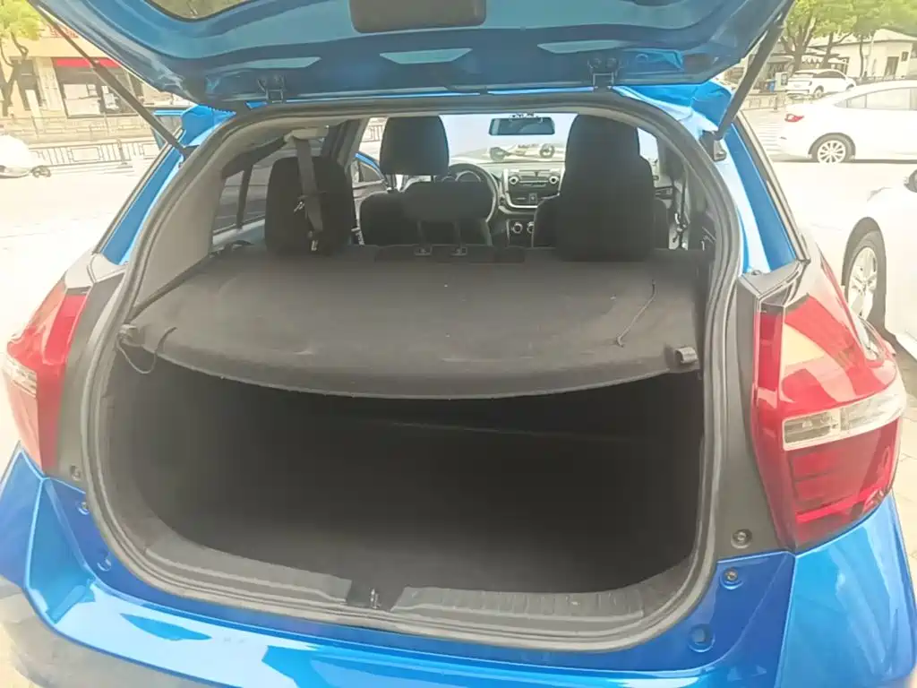 Toyota Yaris L 2016 — фото 19