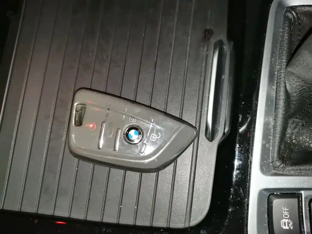 BMW 1 Series 2018 — фото 9
