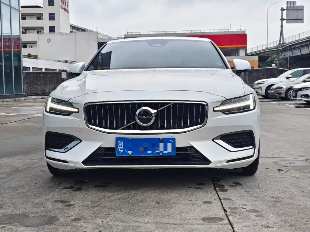 Volvo S60 2023 — фото 2