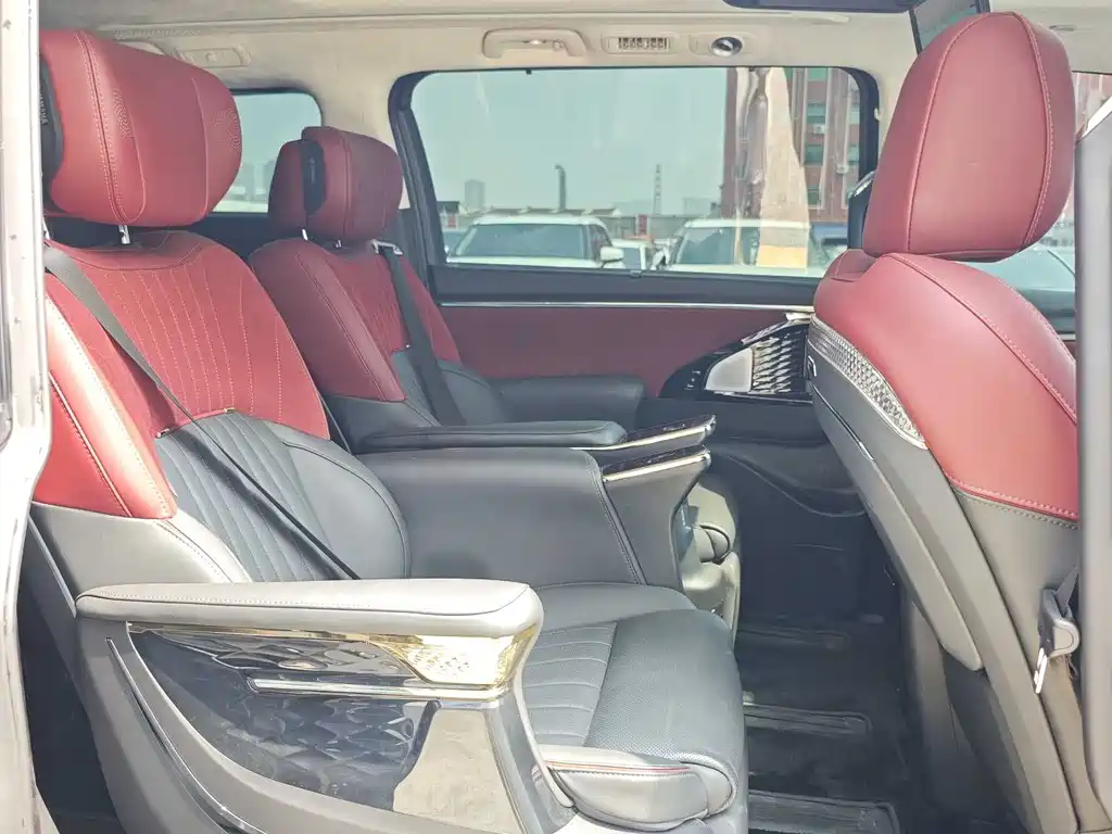 GAC Motor Trumpchi E9 2023 — фото 17