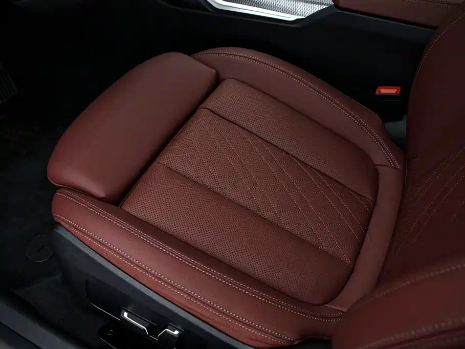 BMW 3 Series 2025 — фото 13