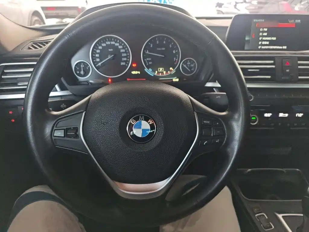 BMW 3 Series 2018 — фото 3