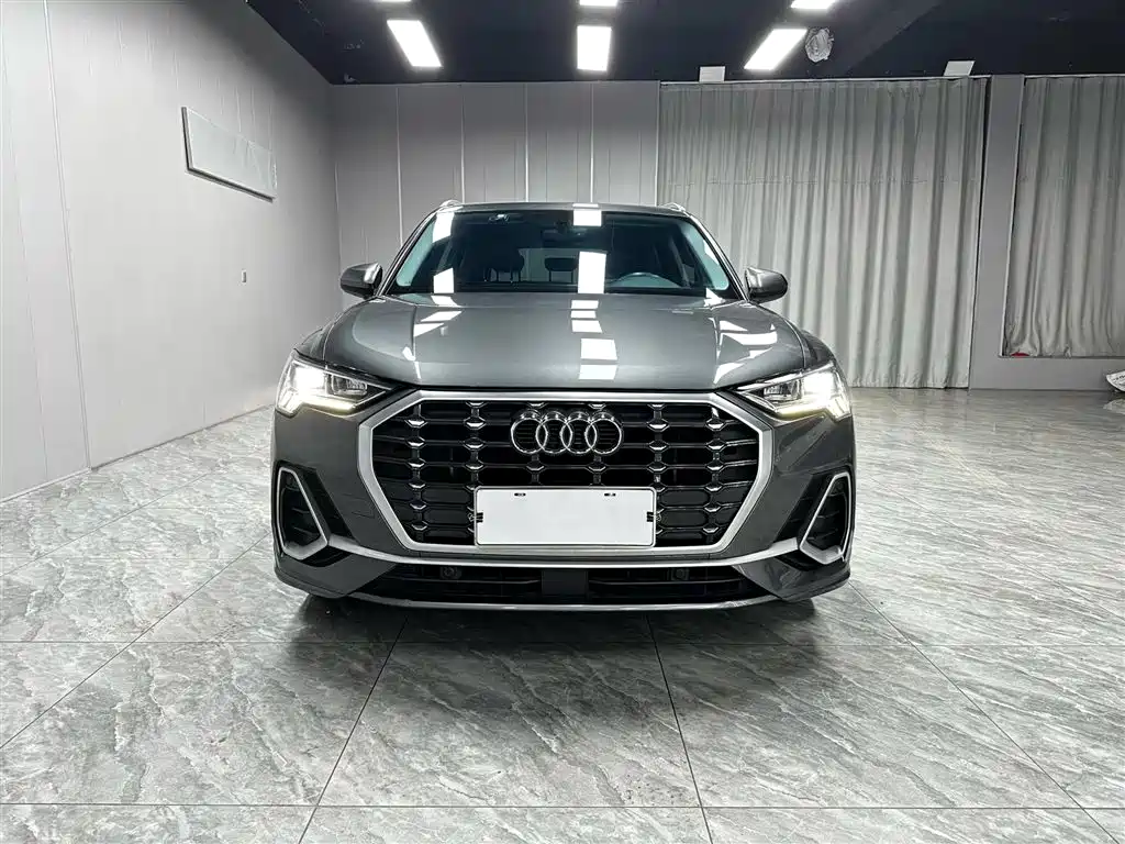 Audi Q3 2022 — фото 2